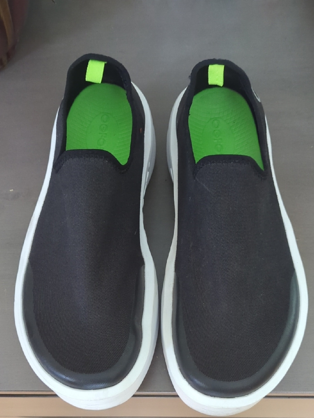 OOFOS Women's Black Slip-Ons Size 8 Recovery Shoes